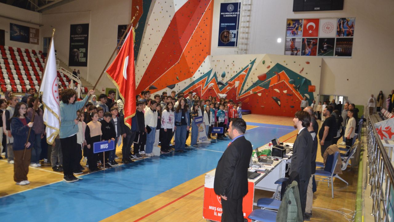 Muş'ta Satranç Grup Birinciliği Müsabakaları Başladı