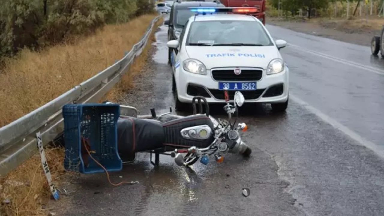 Adana'da otobüs kazasında motosikletli genç yaşamını yitirdi