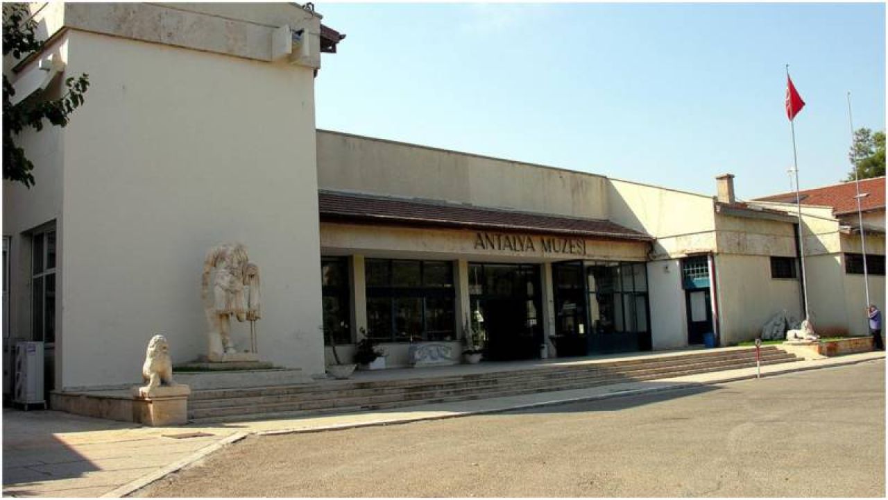 Yıkılacak müzenin yeniden inşası tanınmış bir isme veriliyor iddiası