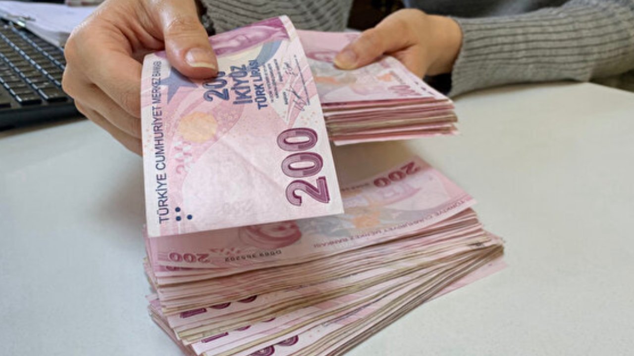 Emekli maaşına ek 3000 TL yatacak!