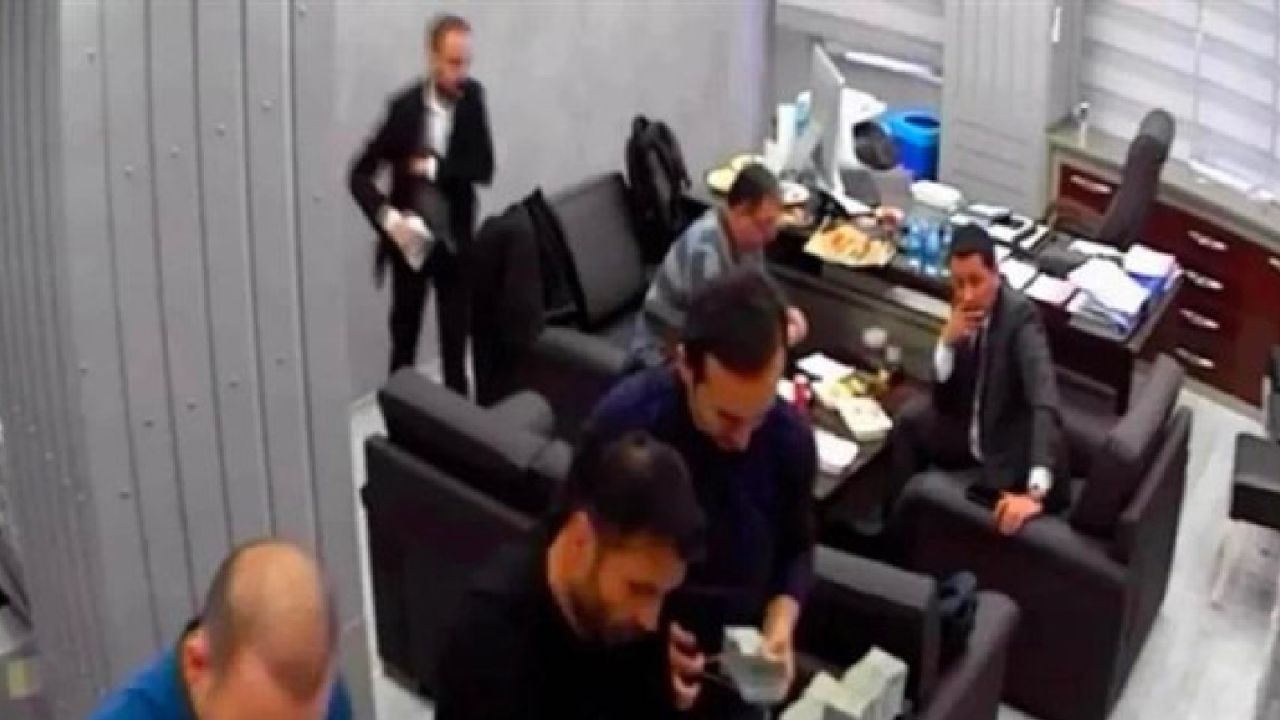 CHP'deki 'Para Sayma' Görüntüleriyle İlgili Davanın Duruşması Başladı