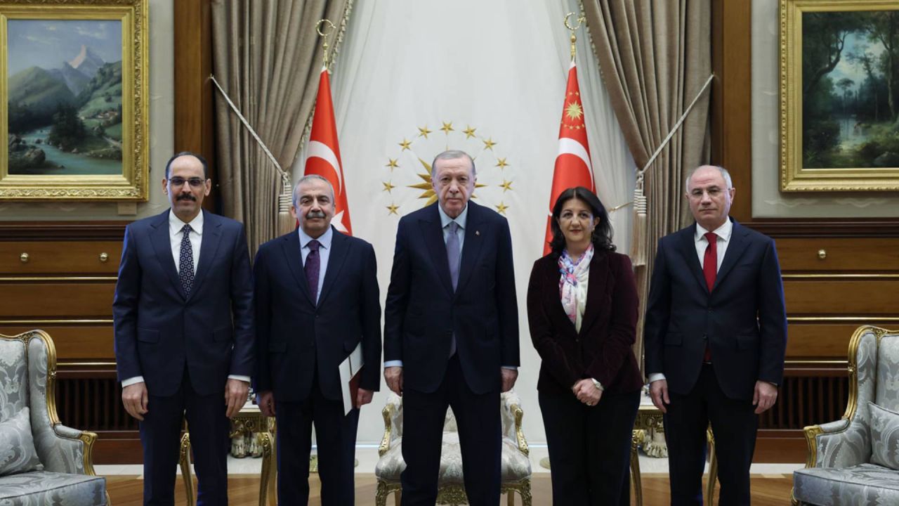 Bahçeli'den Cumhurbaşkanı'nın DEM Parti ile görüşmesine övgü: Umutlar güçlendi