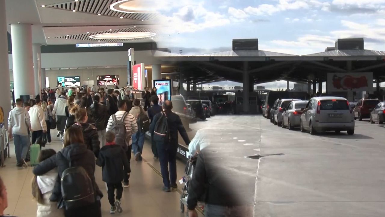 Bayram Tatilinde Gümrük Kapılarında Yoğunluk Rekoru: Kapıkule, İstanbul Havalimanı ve Kuşadası Limanı Öne Çıkıyor