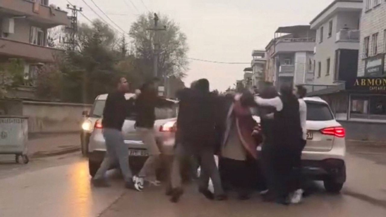 Yol verme tartışması yumruklu kavgaya dönüştü: 1 yaralı