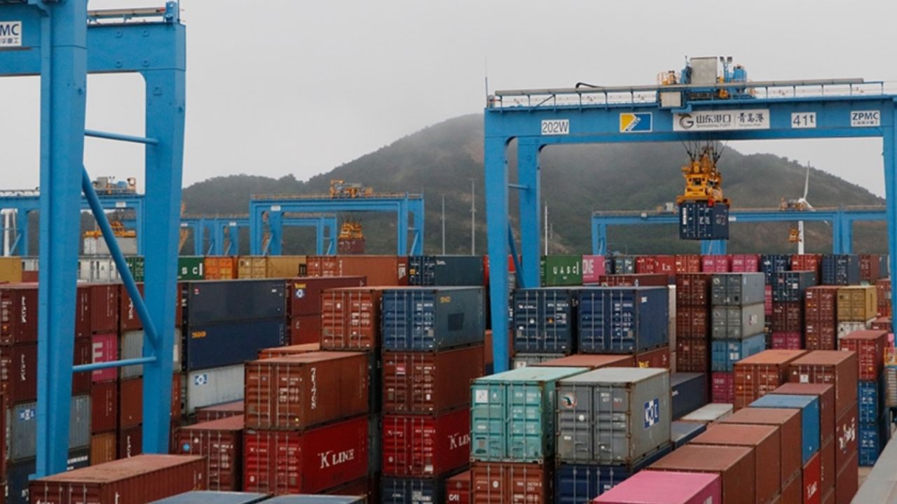 Çin'de Mart Ayı İhracatı, Tarife Artışı Beklentisine Bağlı Olarak Arttı