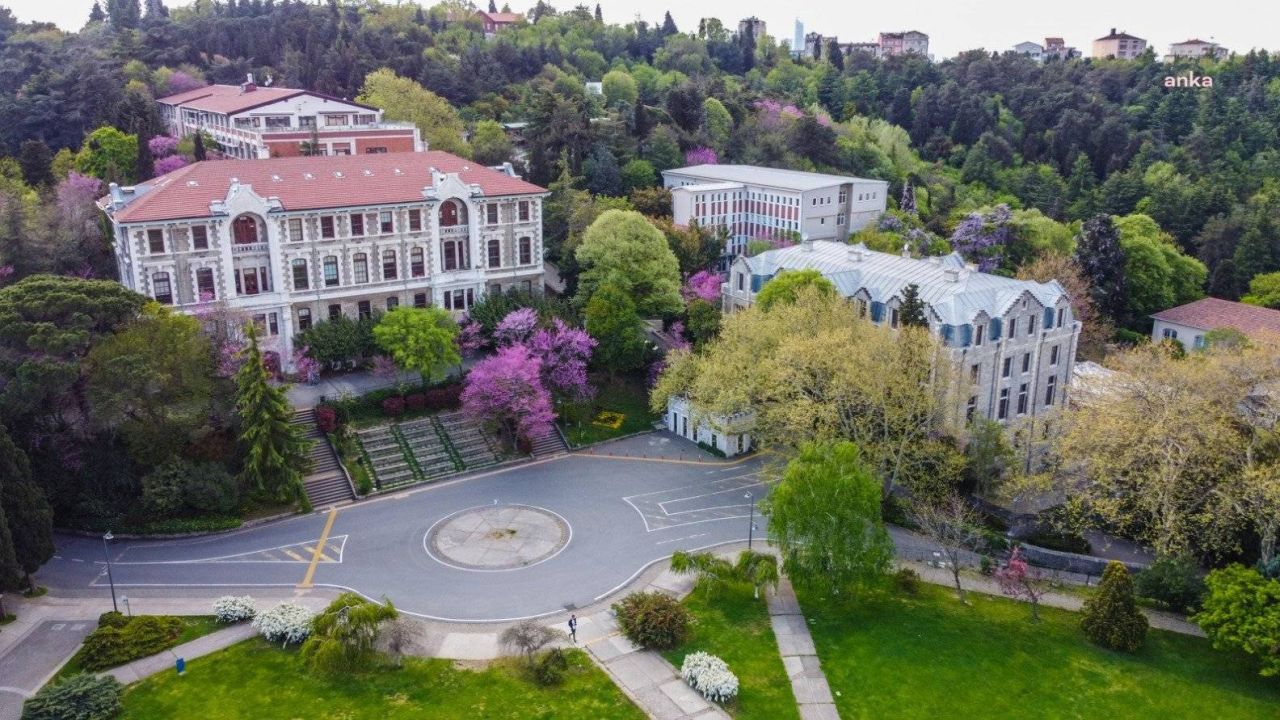 Boğaziçi Üniversitesi Fen Edebiyat Fakültesi Kapatıldı
