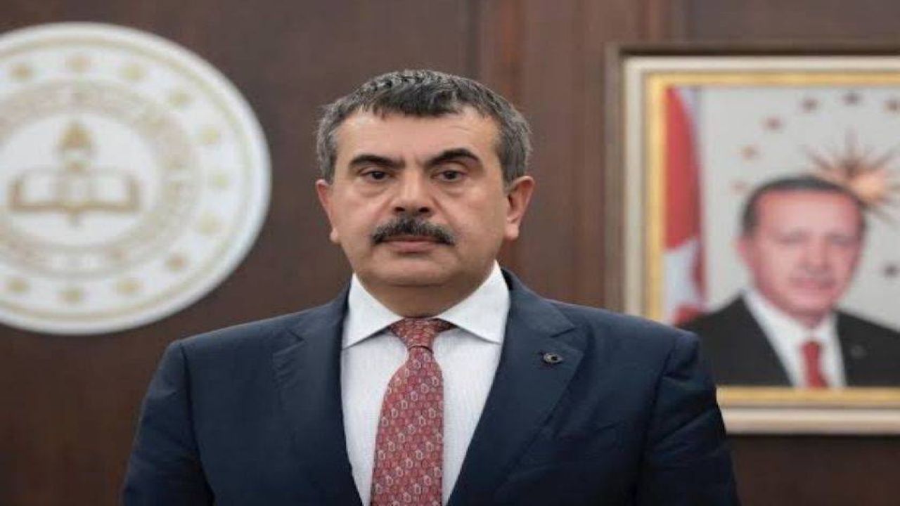 Velilerden Bakan Tekin'e Özel Okul Yanıtı: Sözleşmeleri Denetleyin!
