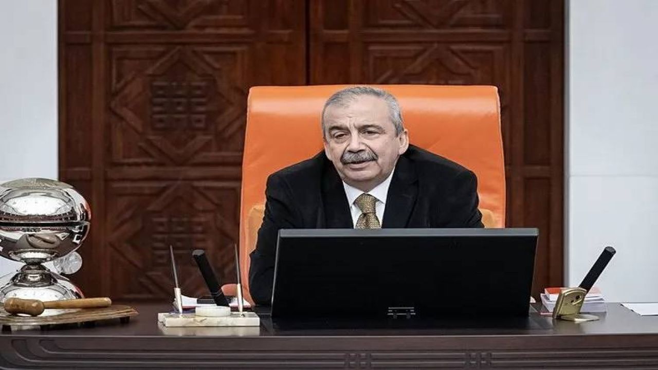 Sırrı süreyya önder'in sağlık durumu ile ilgili doktorundan açıklama: kalp defalarca durdu, müdahale ediliyor