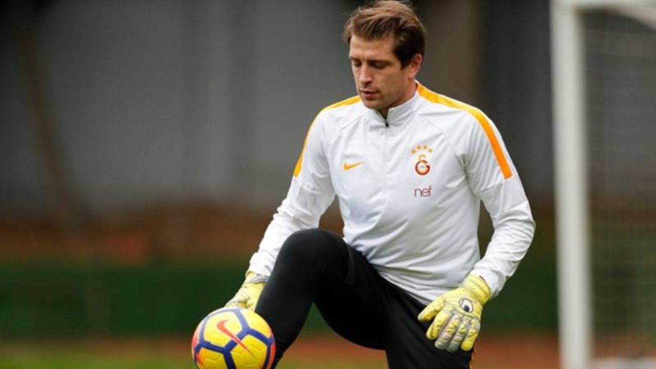 Galatasaray'ın eski kalecisi Carrasso, Türkiye'de kendisini Fransa'dan daha güvende hissettiğini söyledi