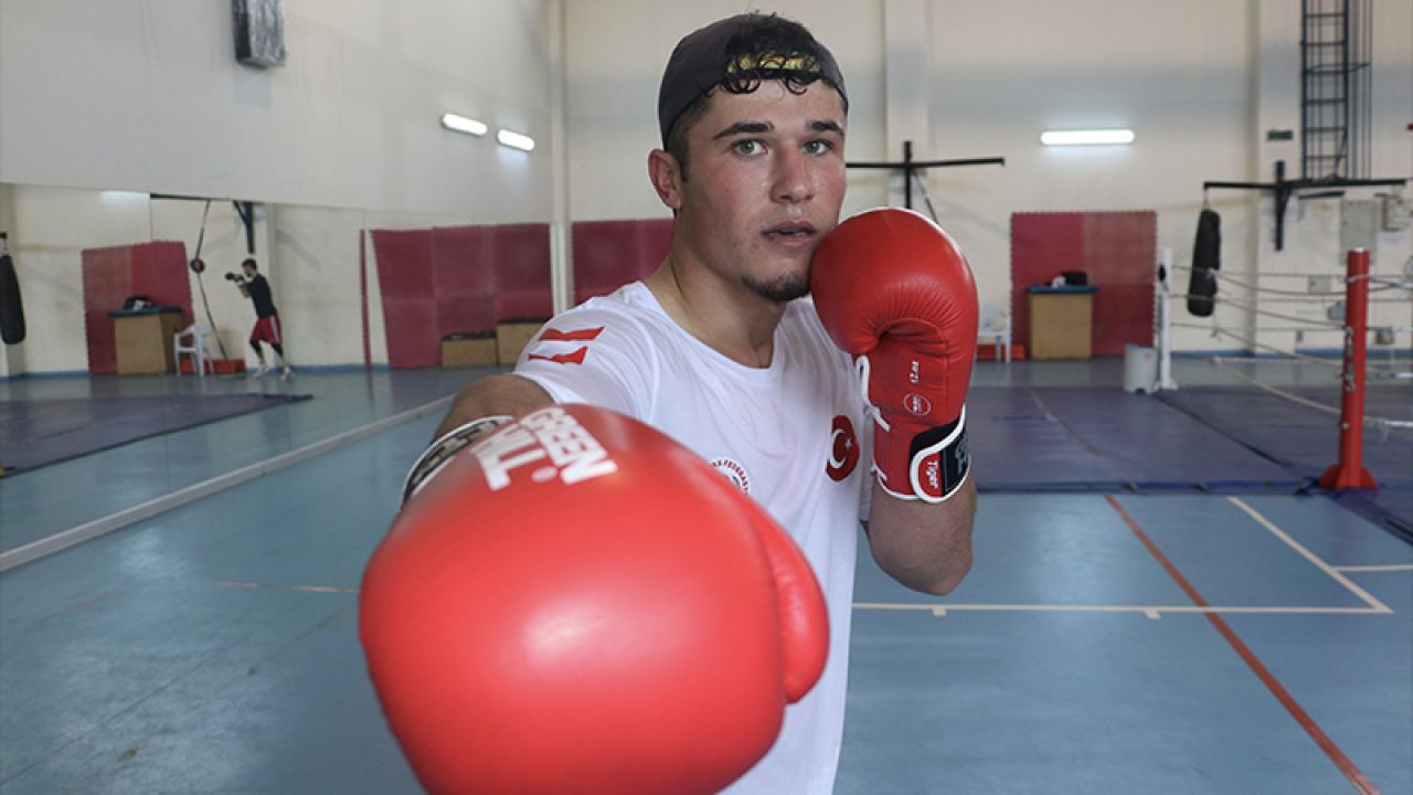 Milli Boksör Oğuzhan Hükümdar'ın Gözü Dünya Şampiyonluğunda