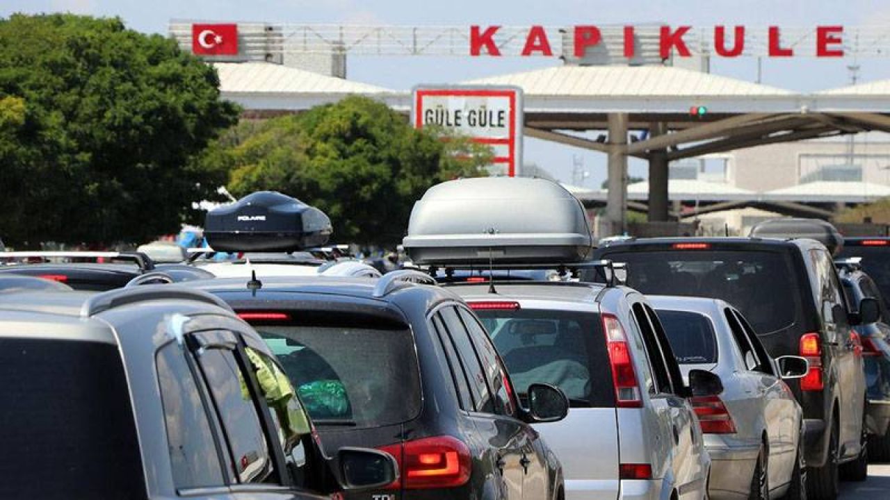 Ak Parti raporuna göre Almanya'daki Mavi Kartlı Türklerin çoğu vatandaşlık başvurusunda bulunmuyor