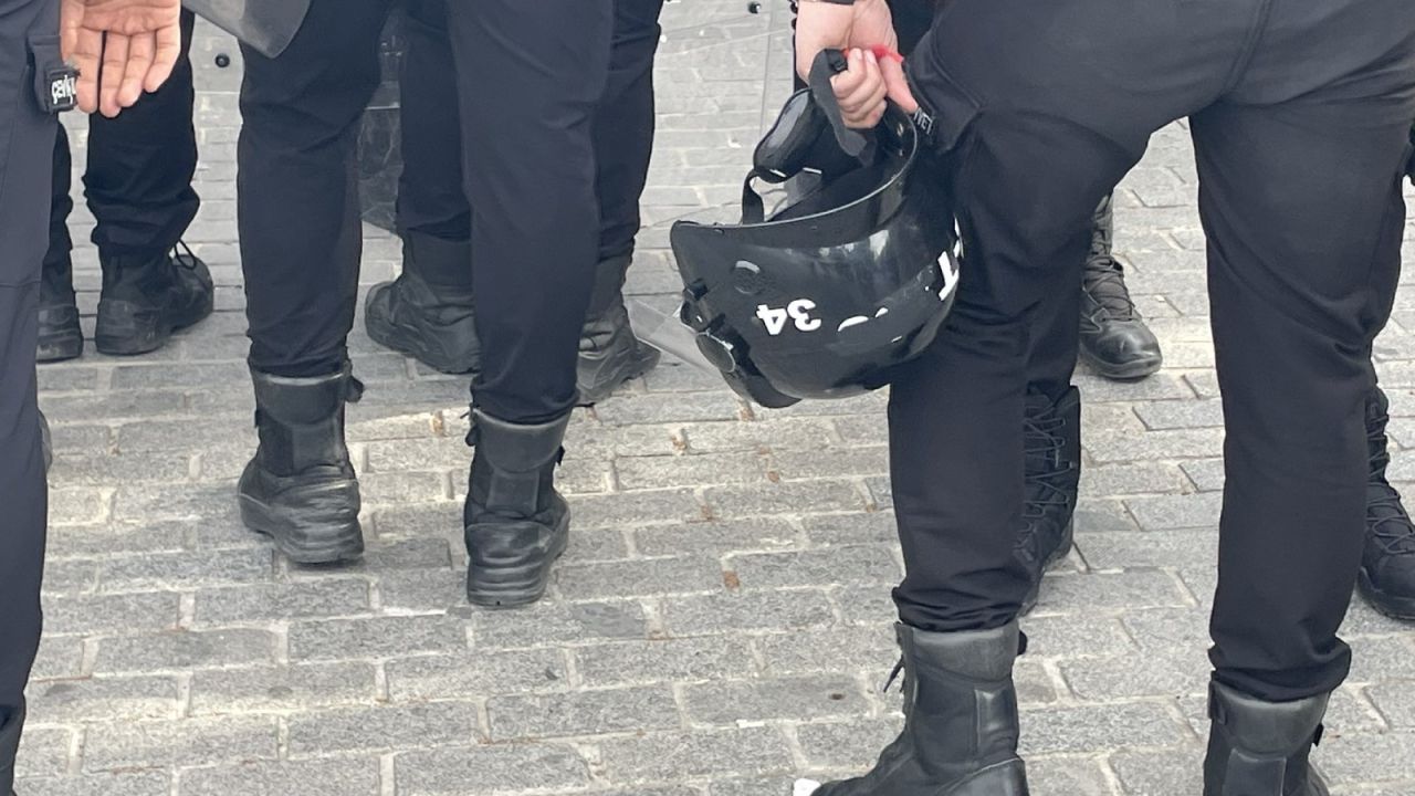 Polis kask numaralarını kapatıyor: Hak ihlali tespiti zorlaşıyor