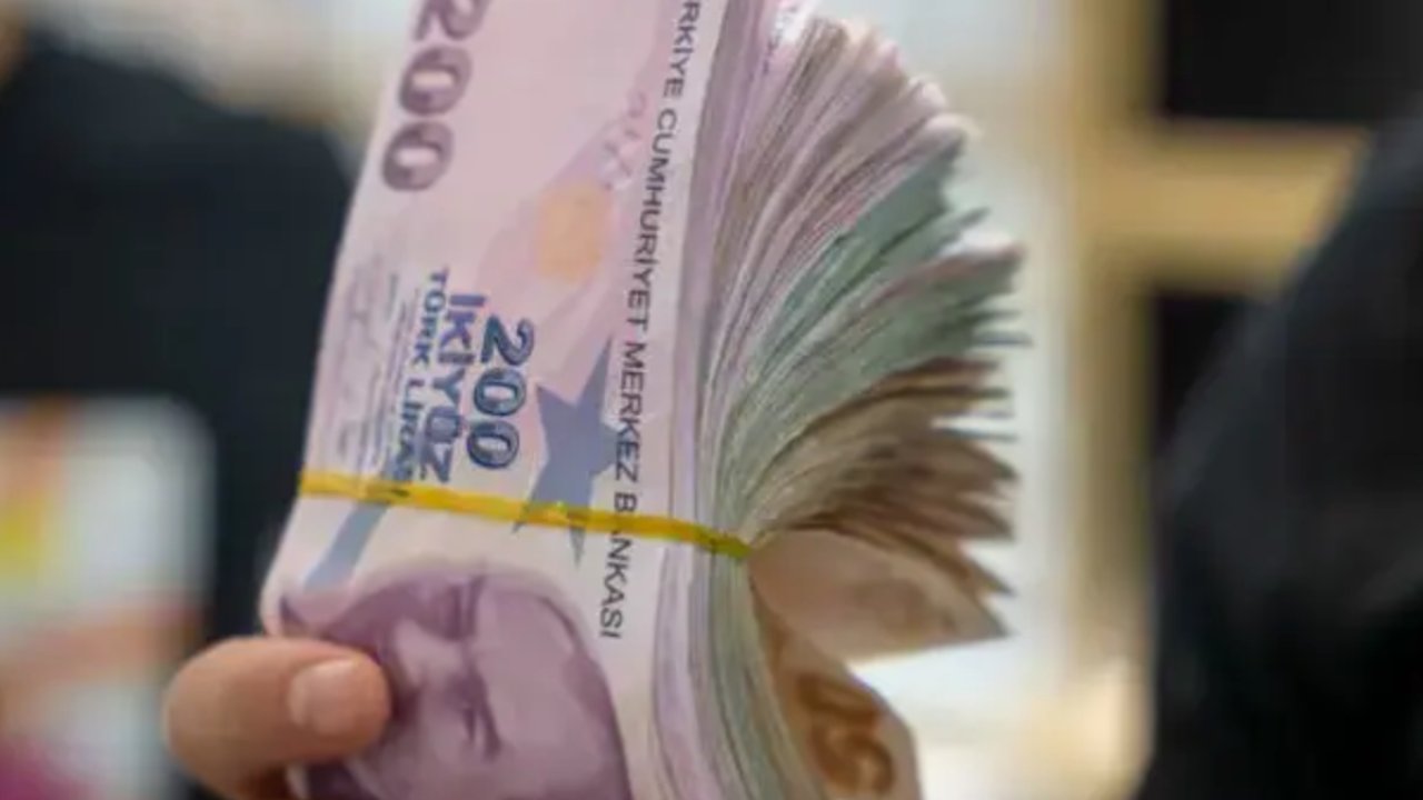 Emekliye gece müjde geldi! 12000 TL ödeme hesaplarda