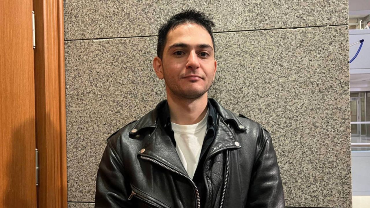 Gazeteci Furkan Karabay'ın Tutukluluğunda 100. Gün: Avukatlar ve Gazeteciler Tahliye İstedi
