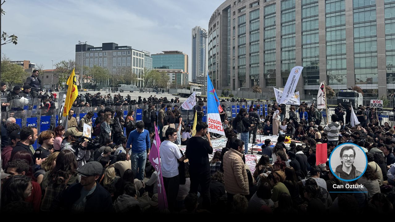 Çağlayan Adliyesi Önünde Öğrenciler Adalet Nöbetinde: Bir Gözaltı, Oturma Eylemi Başladı
