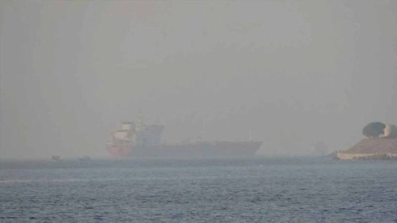 Çanakkale boğazı sis nedeniyle gemi geçişlerine kapatıldı