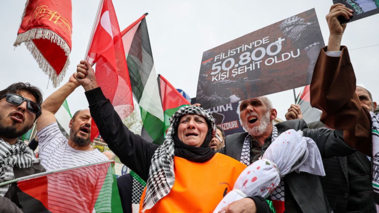 Üsküdar'da İHH destekli Mehmetçik Gazze'ye etkinliği düzenlendi, CHP'nin etkinliklerine izin verilmiyor