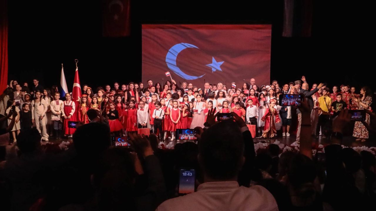 Rusya'da 23 Nisan Ulusal Egemenlik ve Çocuk Bayramı 15 ülkenin katılımıyla kutlandı