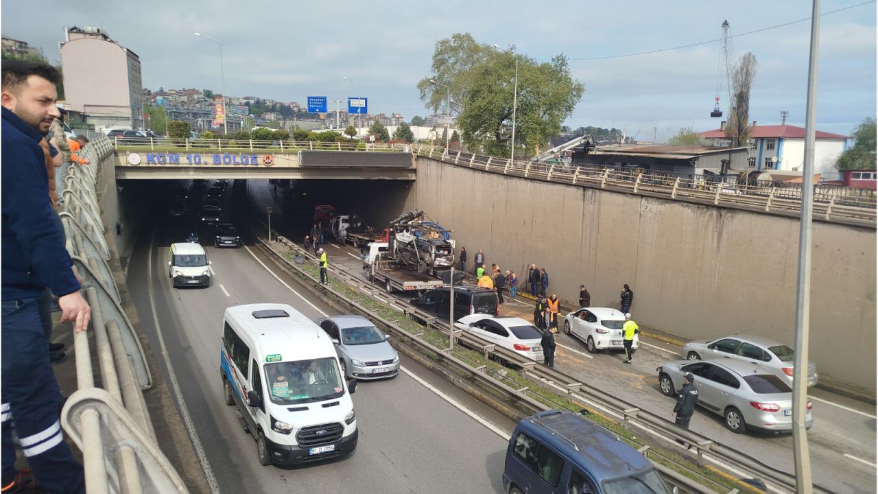 Karadeniz sahil yolunda zincirleme kaza: 12 yaralı, 25 araç karıştı