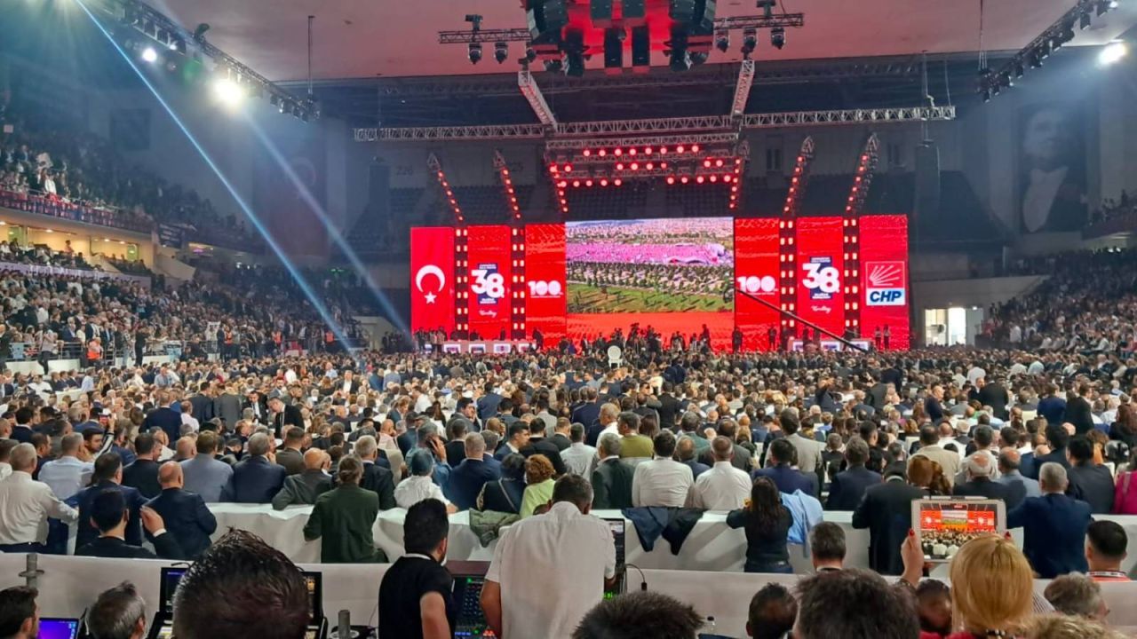 Chp'de Kurultay Gerilimi: 81 İl Başkanı Bugün Ankara'da Toplanıyor
