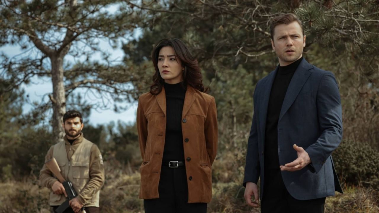 Timur Savcı, Aybüke Pusat'ın diziden çıkarılmasını değerlendirdi: TRT'nin iktisadi bir kararıydı