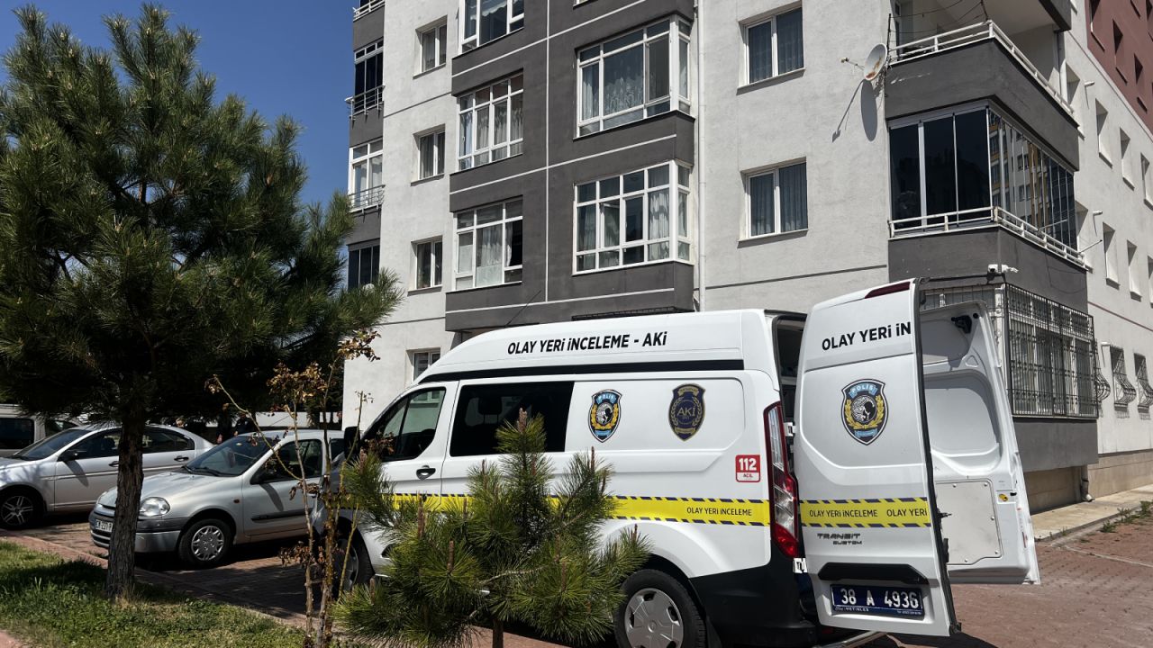 Dörtüncü kattan düşen kadın ağır yaralandı