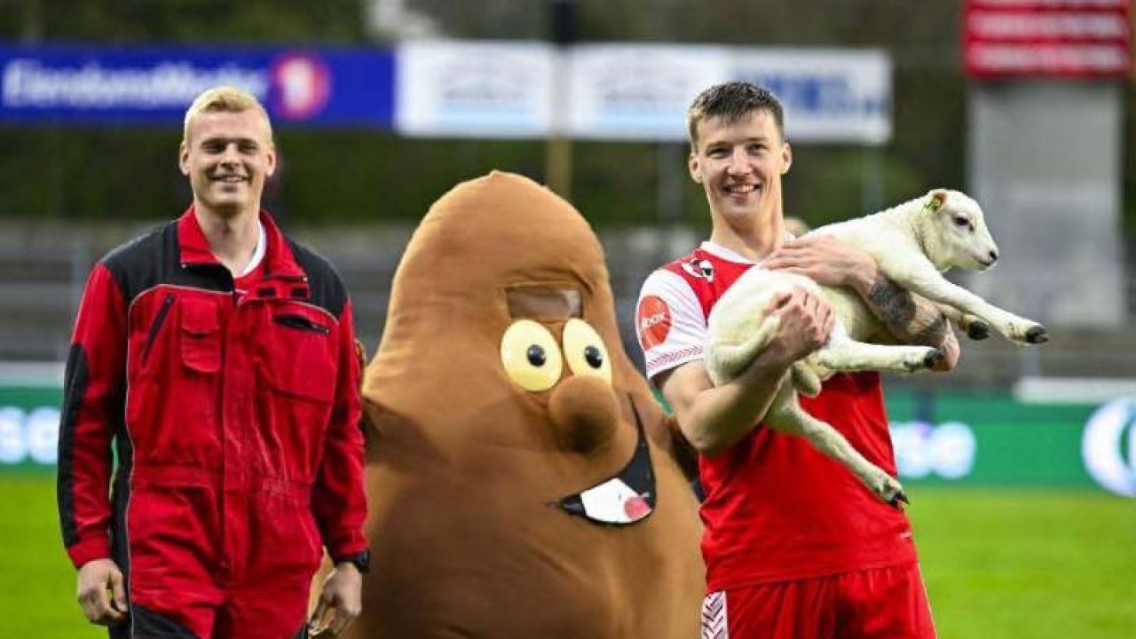 Norveç liginde maçın oyuncusuna kuzu hediye edildi