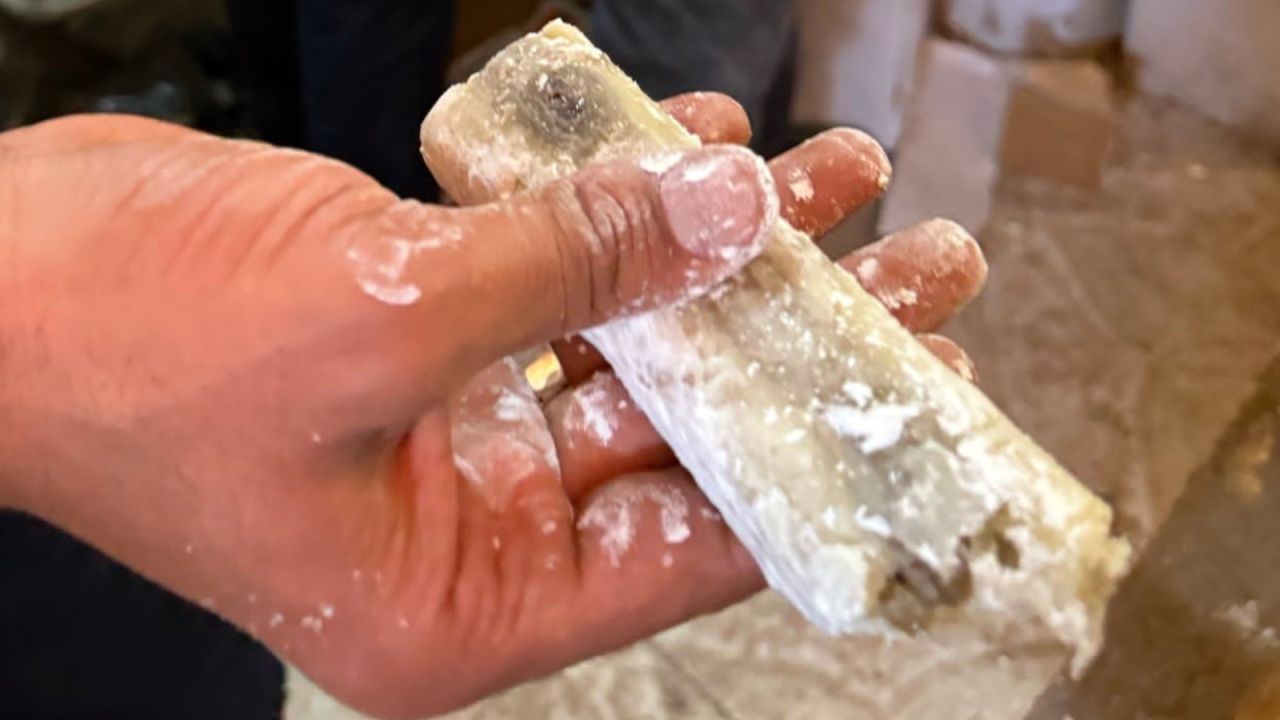 Şanlıurfa'da 2 ton son kullanma tarihi geçmiş lokum ele geçirildi