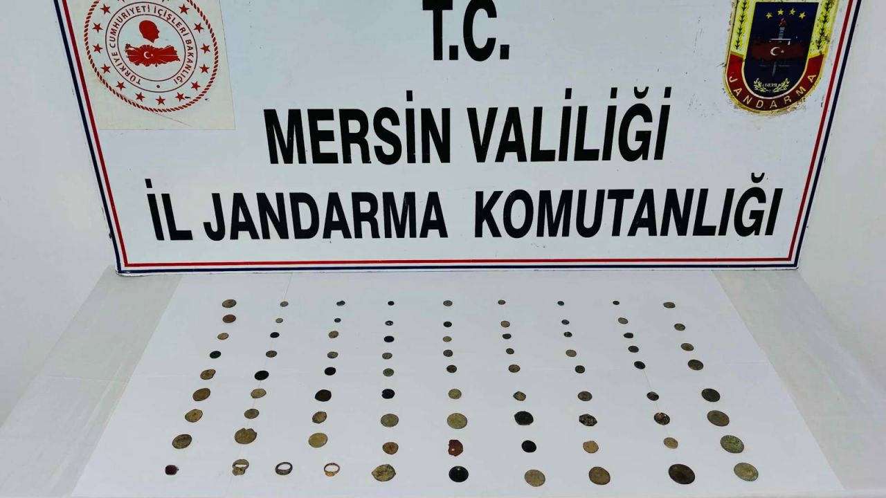 Mersin'de 76 sikke ve 4 yüzük ele geçirildi