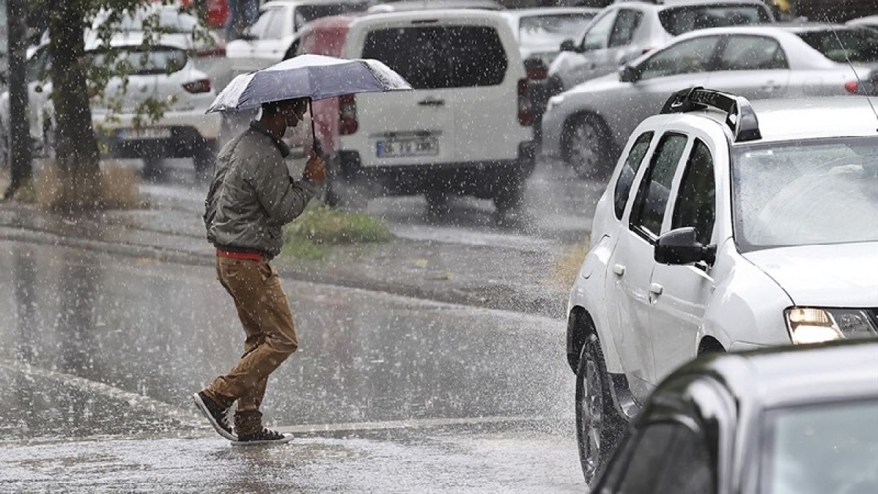 Başkentte sağanak yağış etkili oldu