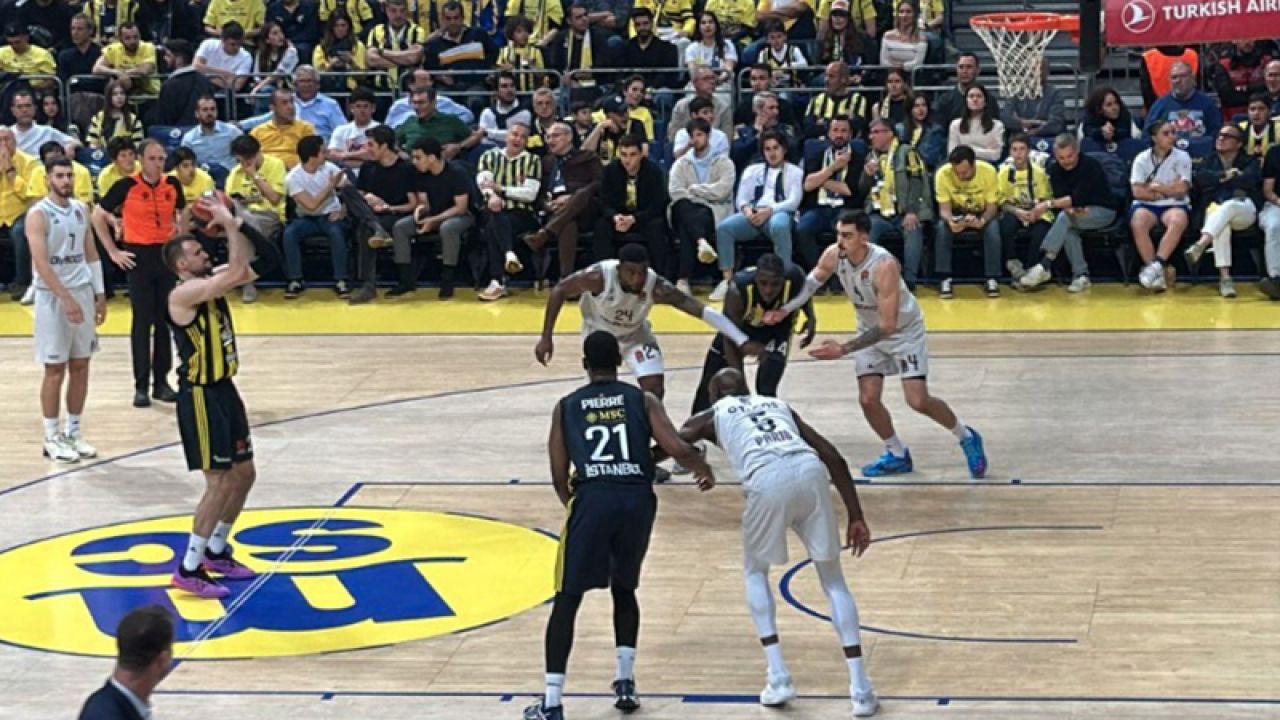 Fenerbahçe Beko, Play-off Serisinde Paris Basketbol'u Farklı Yendi: 2-0