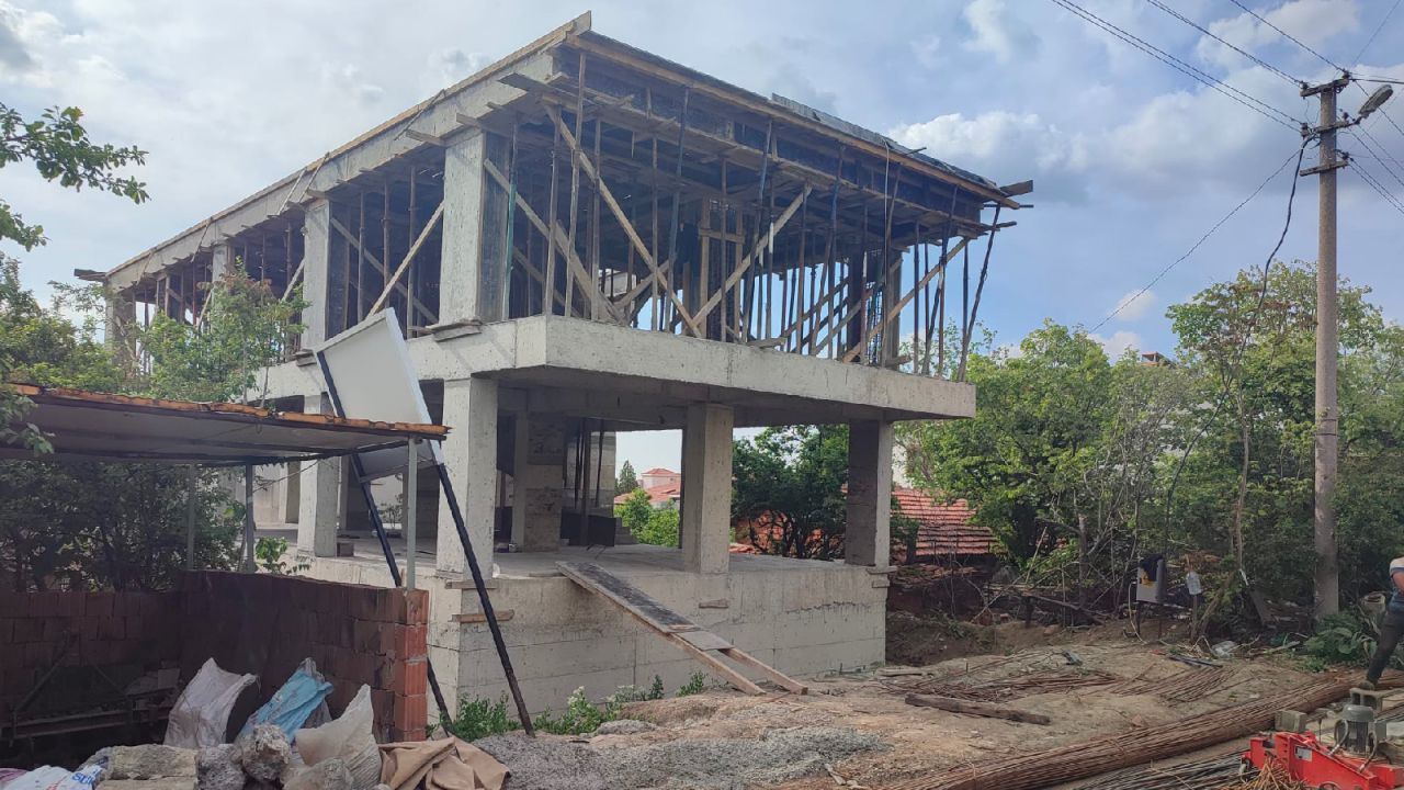 İnşaat Alanında İş Kazası: İşçi Ağır Yaralandı