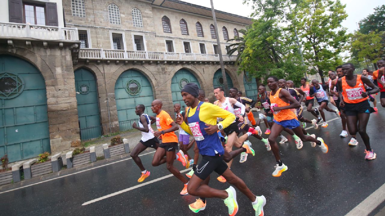 İstanbul yarı maratonu pazar günü rekor katılımla koşulacak