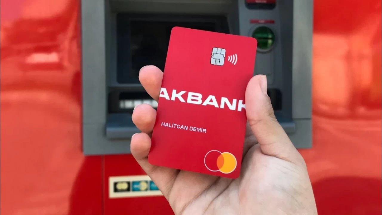 Akbank Banka Hesabı Olan 100 Bin TL Alabiliyor