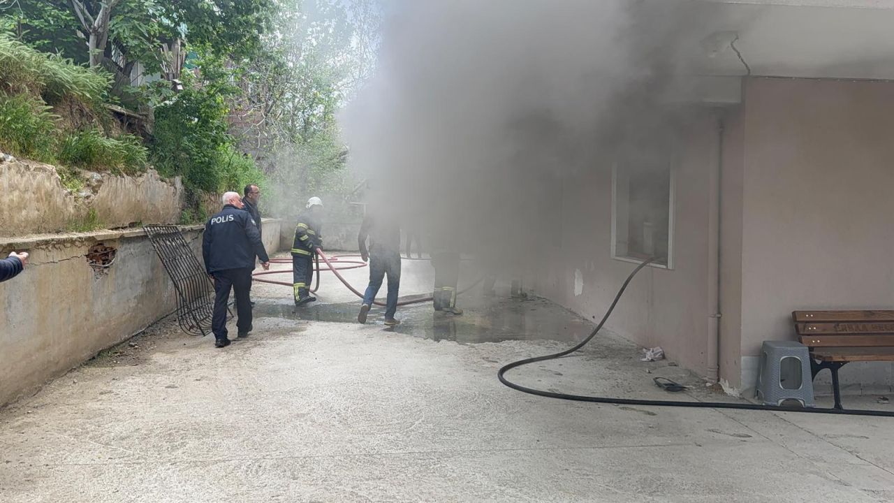 Tokat'ta Yangında İki Çocuk Polis Sayesinde Kurtarıldı
