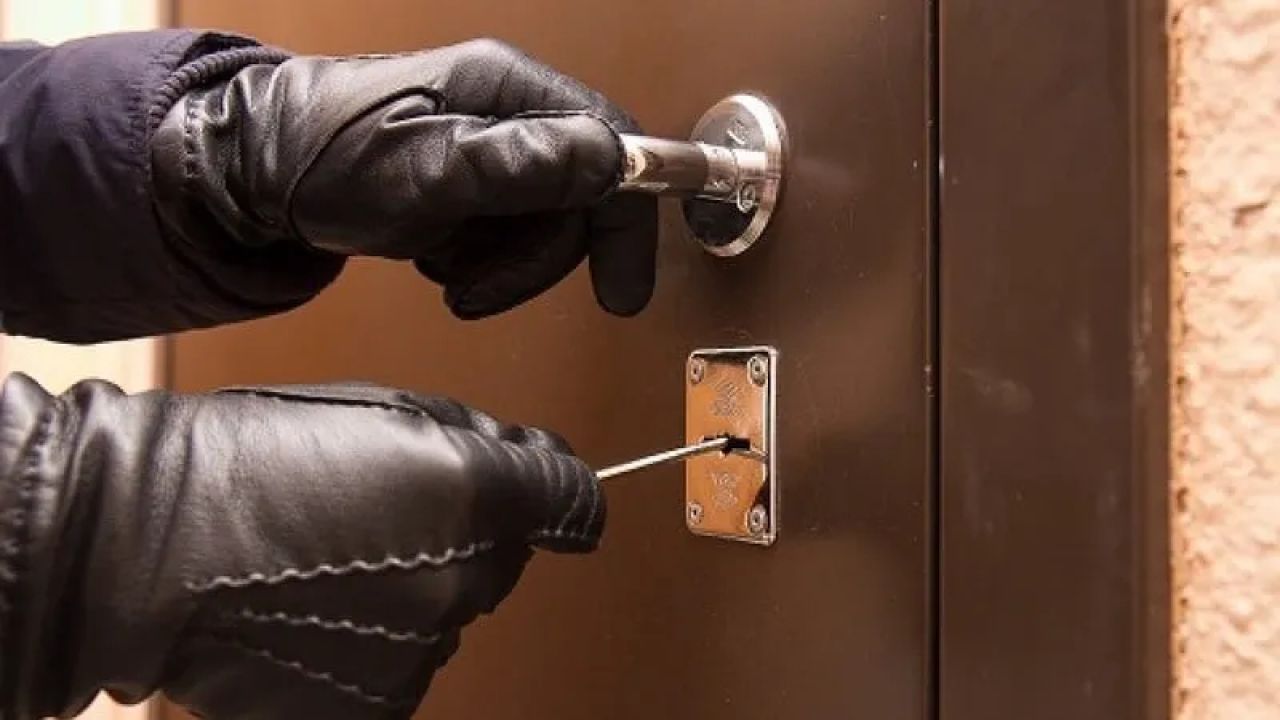 Kartal'da Hırsızlık Zanlısı 3 Kişi Tutuklandı
