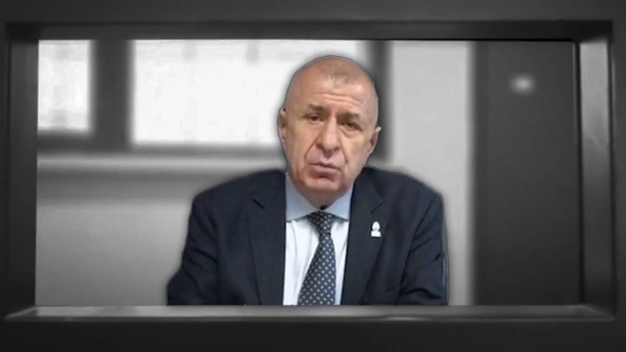 Özdağ İlk Kez Hakim Karşısında: Avukatlar Salona Alınmayınca Barikat Yıkıldı
