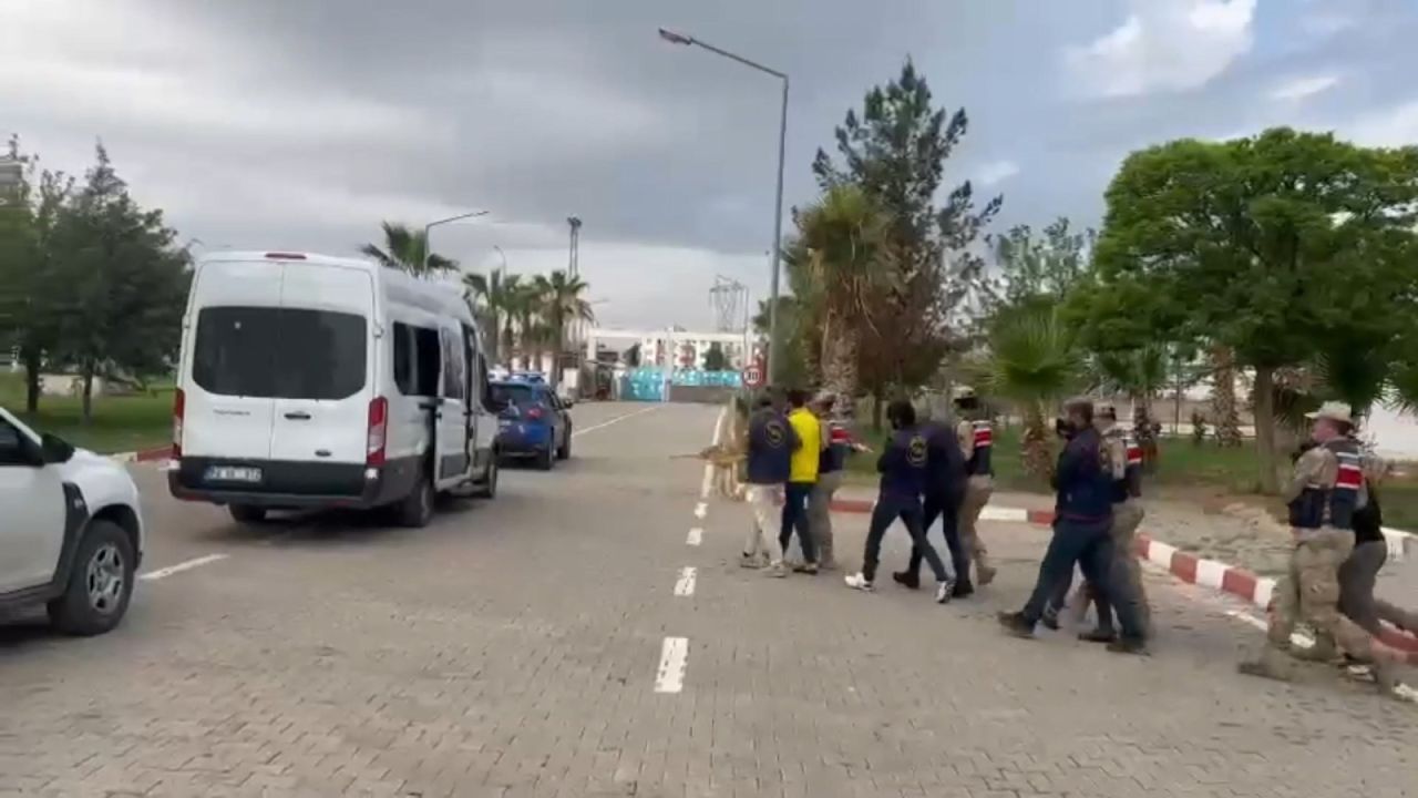 Şanlıurfa'da telefon dolandırıcılarına operasyon: 5 tutuklu
