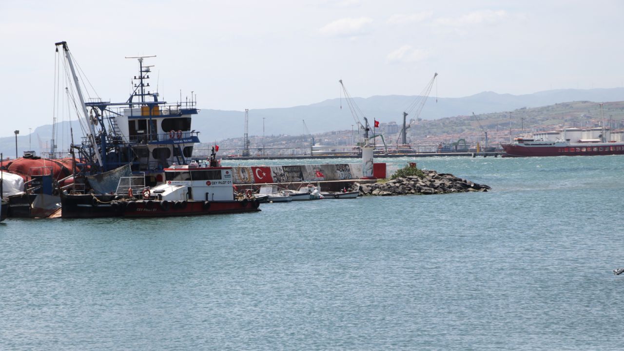 Tekirdağ'da balıkçılar poyraz engeline takıldı
