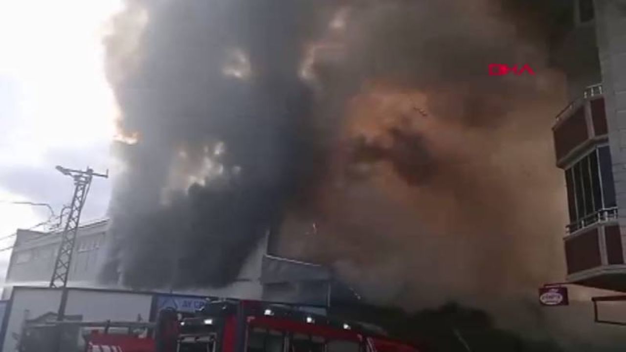 Sancaktepe'de fabrika yangını, söndürme çalışmaları sürüyor
