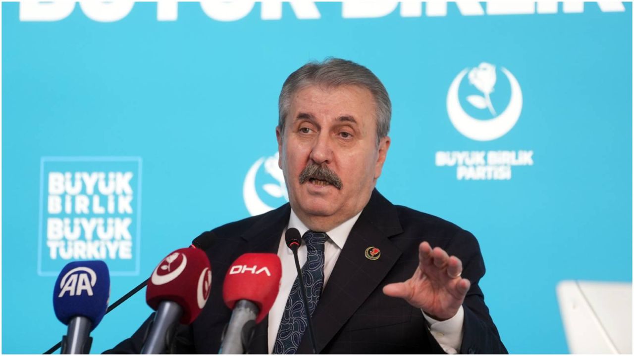 Destici: Terörle iltisaklı tüm siyasi partiler kapatılmalı, mal varlıklarına el konulmalı
