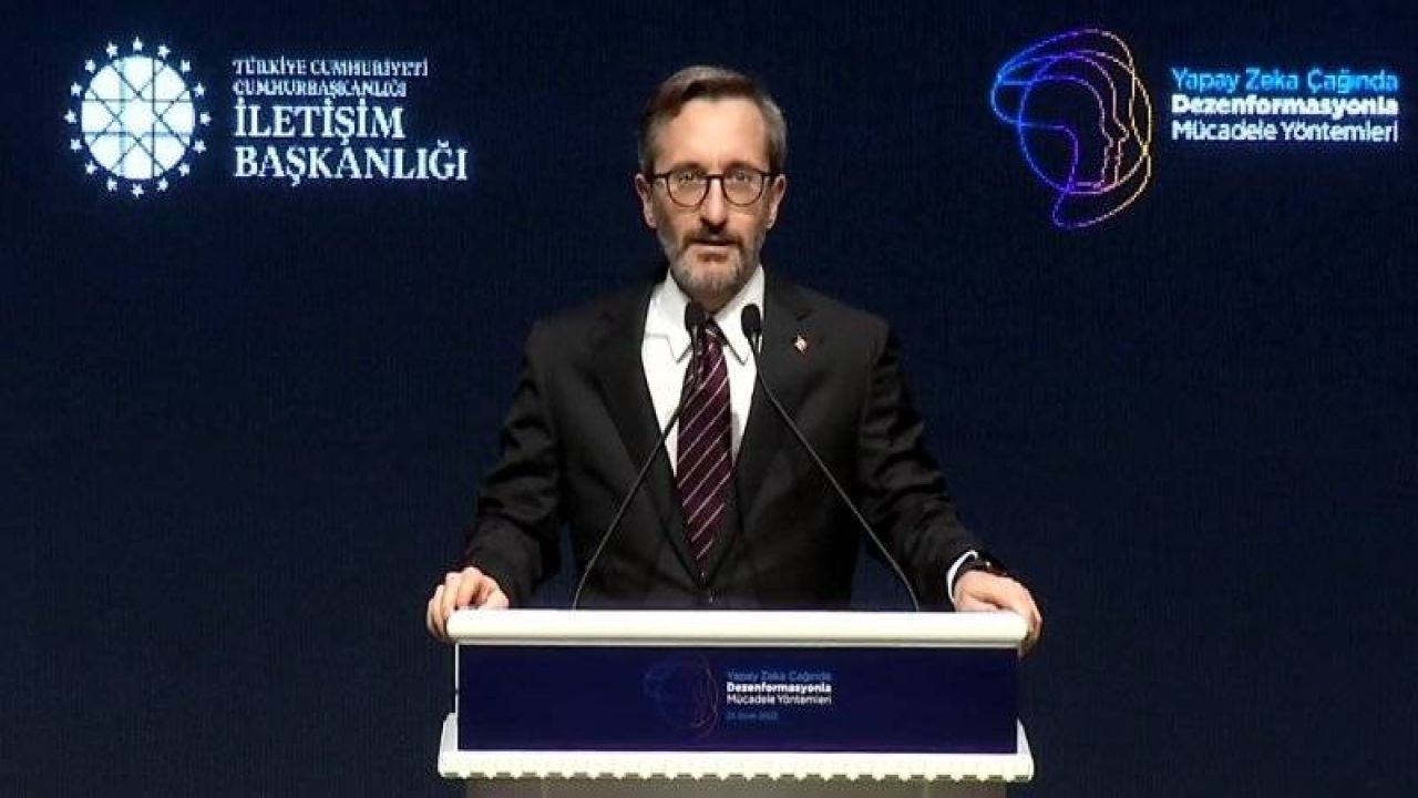 Fahrettin Altun'dan özgür özel'e: Bizi meydanlarda yuhalatıp sindirmeye çalışıyor
