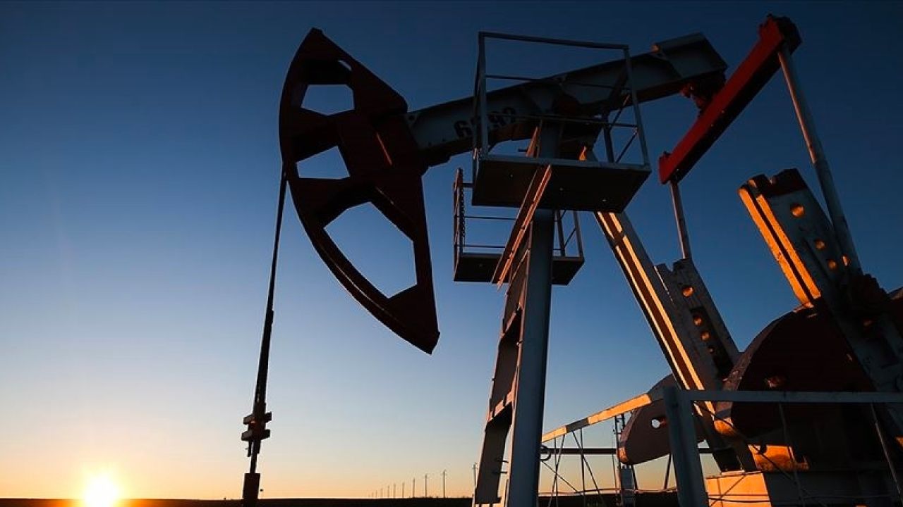 Brent petrolün varili 61,04 dolardan işlemde
