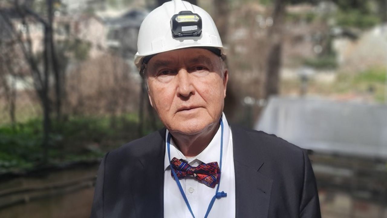 Jeofizik Yüksek Mühendisi Prof. Dr. Övgün Ahmet Ercan Beyin Kanaması Geçirdi
