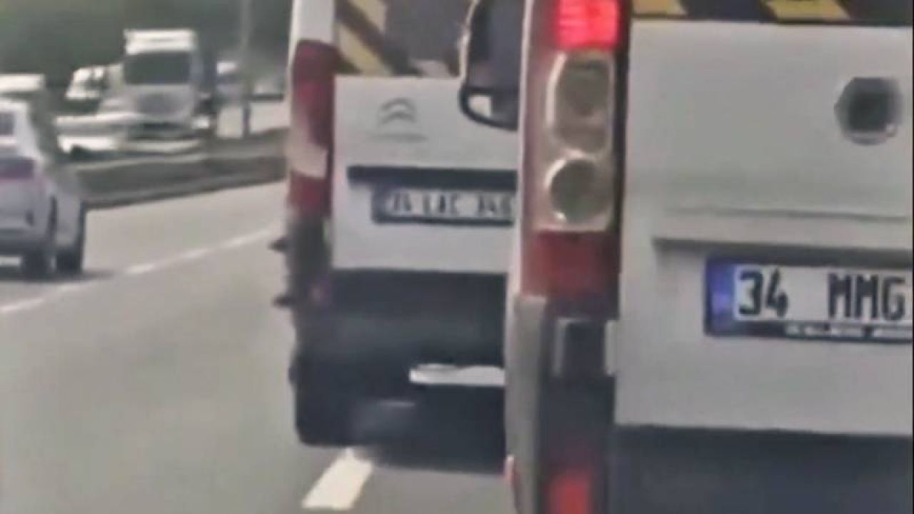 İstanbul Trafiğinde Okul Servislerinden Tehlikeli Makaslar
