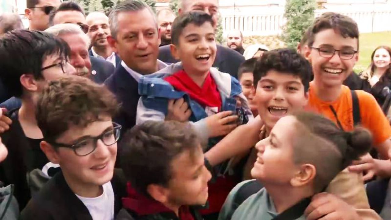 Chp'nin 'Millet İradesine Sahip Çıkıyor' Mitingi Konya'da, Özel'i Çocuklar Karşıladı
