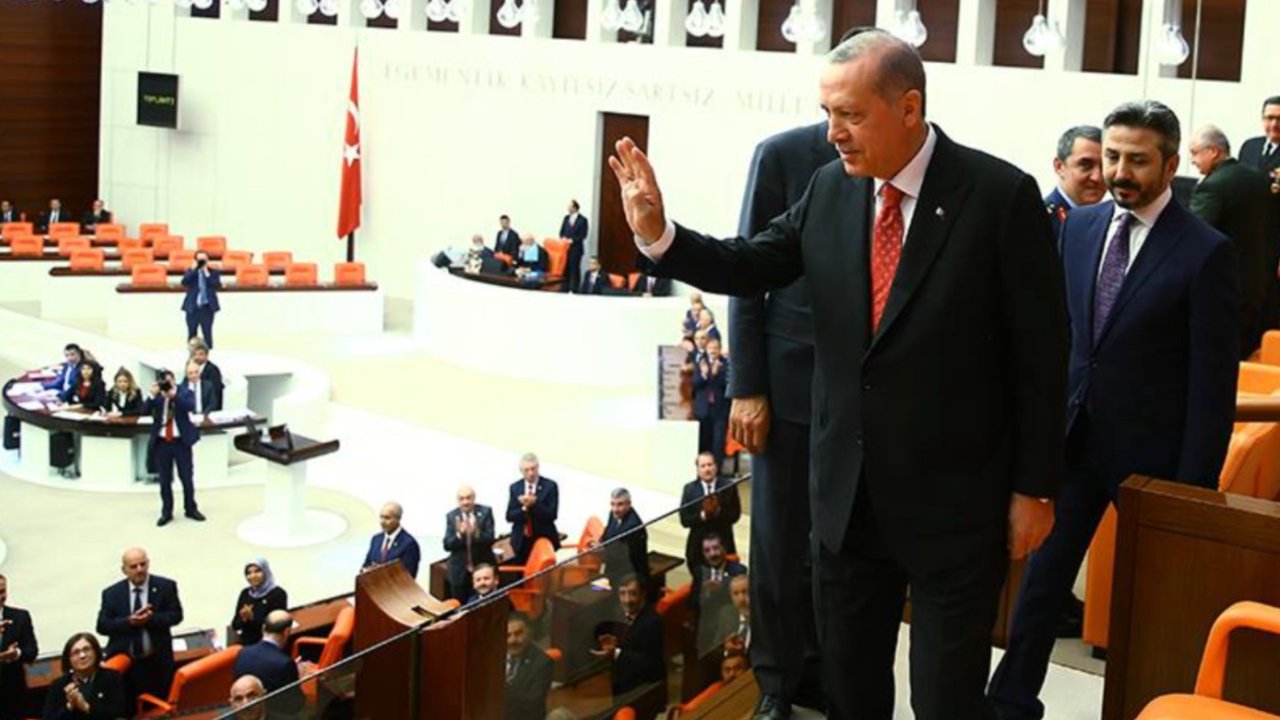 İKİNCİ EYT GELİYOR! 44 ve 55 Yaş Aralığı, Belirtilen Şartları Sağlıyorsa; Emekli Olabilecek