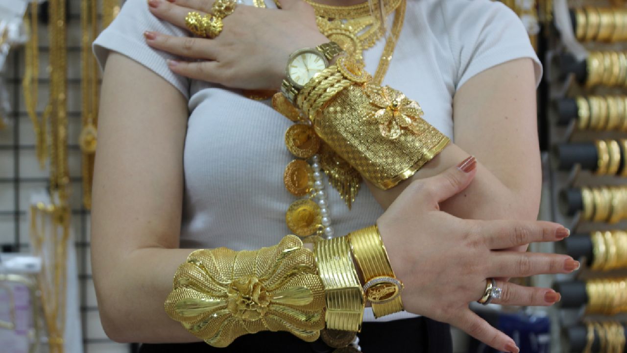 Altın Fiyatları Rekor Kırdı, Düğünlerde İmitasyon Takı Trendi Başladı
