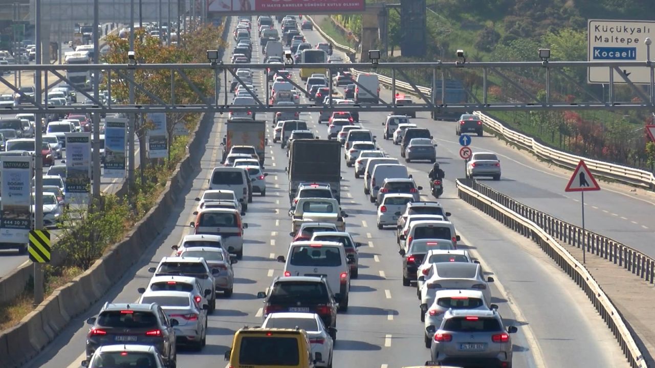 İstanbul'da Trafik Yoğunluğu Yüzde 65'e Ulaştı
