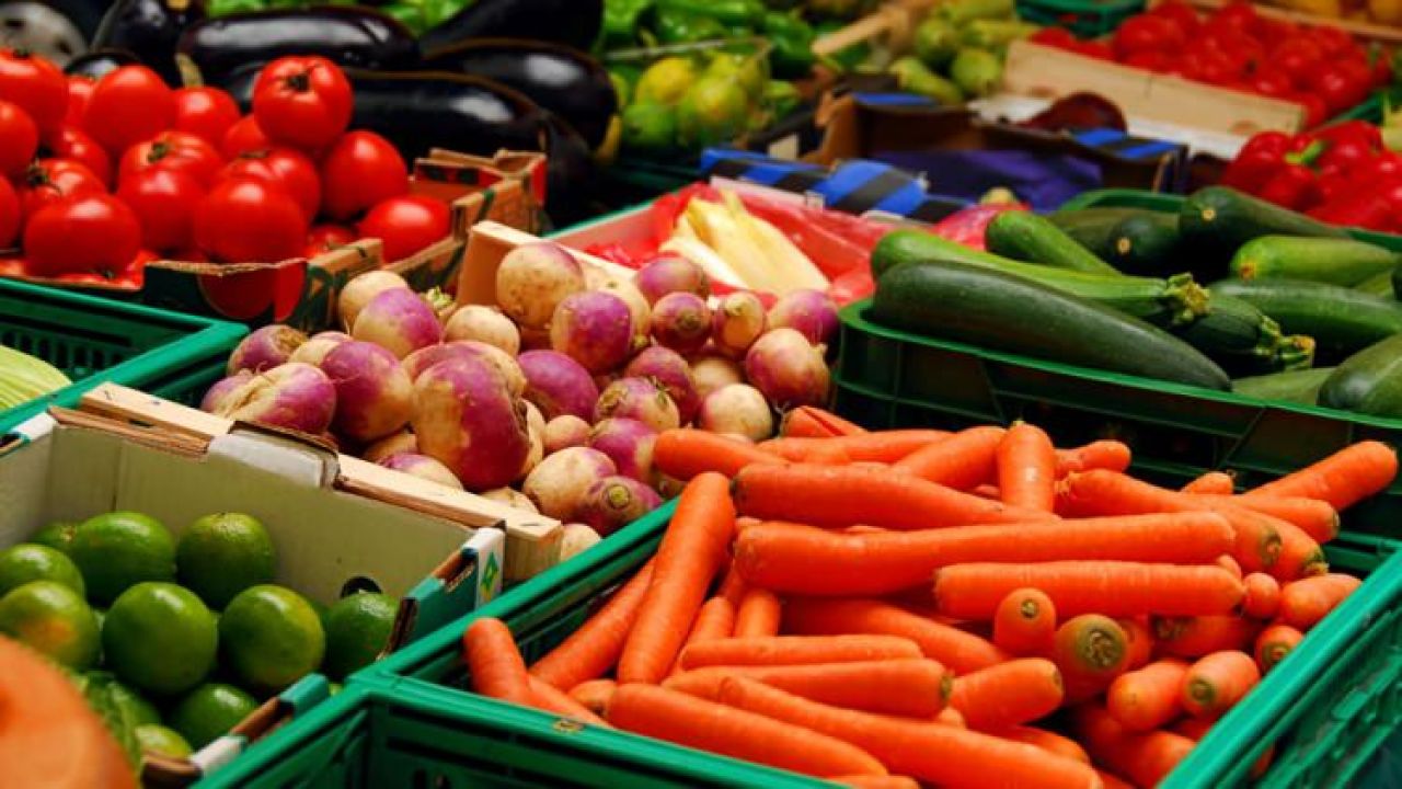 Nisanda Uçak Bileti Uçtu, Sebze Fiyatları Düştü
